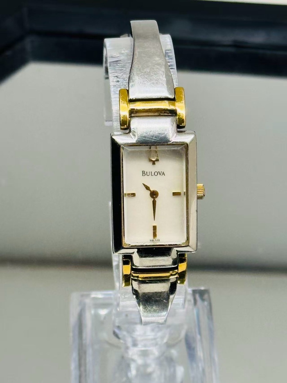 Vintage Bulova Women’s Quartz Two Tone Bracelet Watch 18mm Runs New Battery